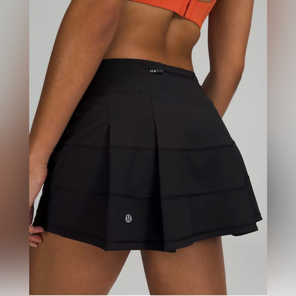 Lululemon Pace Rival Mid-Rise Skirt. Size 2. Black.